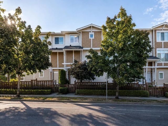 19433 68 Avenue 12, Surrey