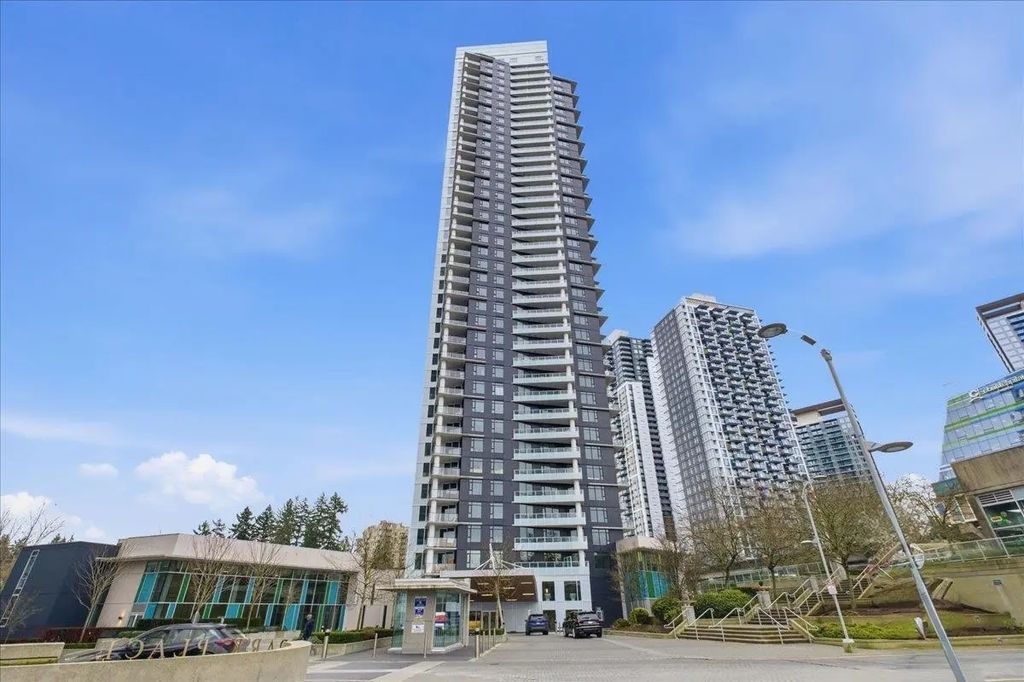 9887 Whalley Boulevard 3902, Surrey
