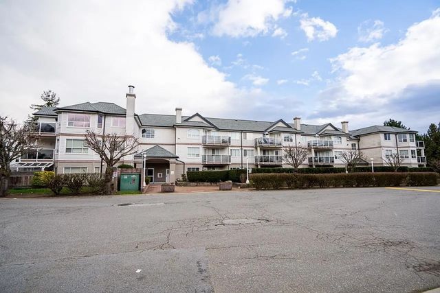 12769 72 Avenue 305, Surrey