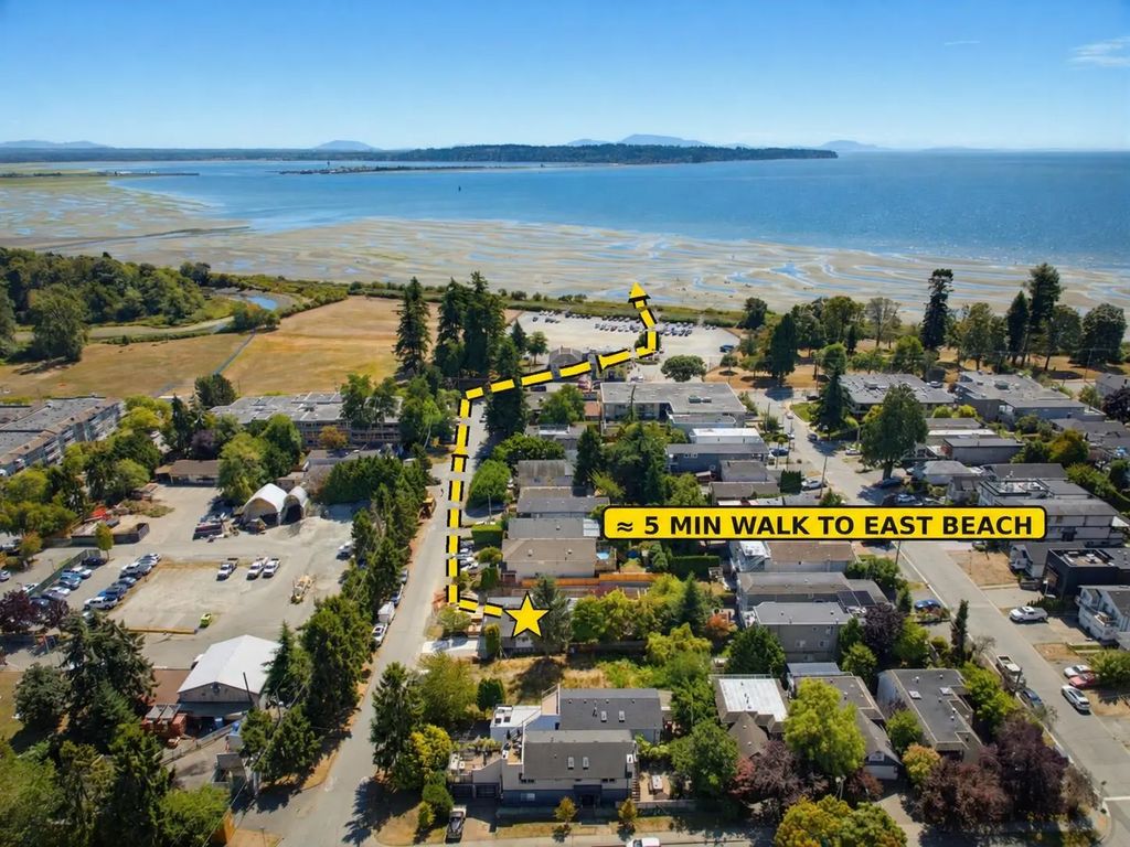 871 Kent Street, White Rock