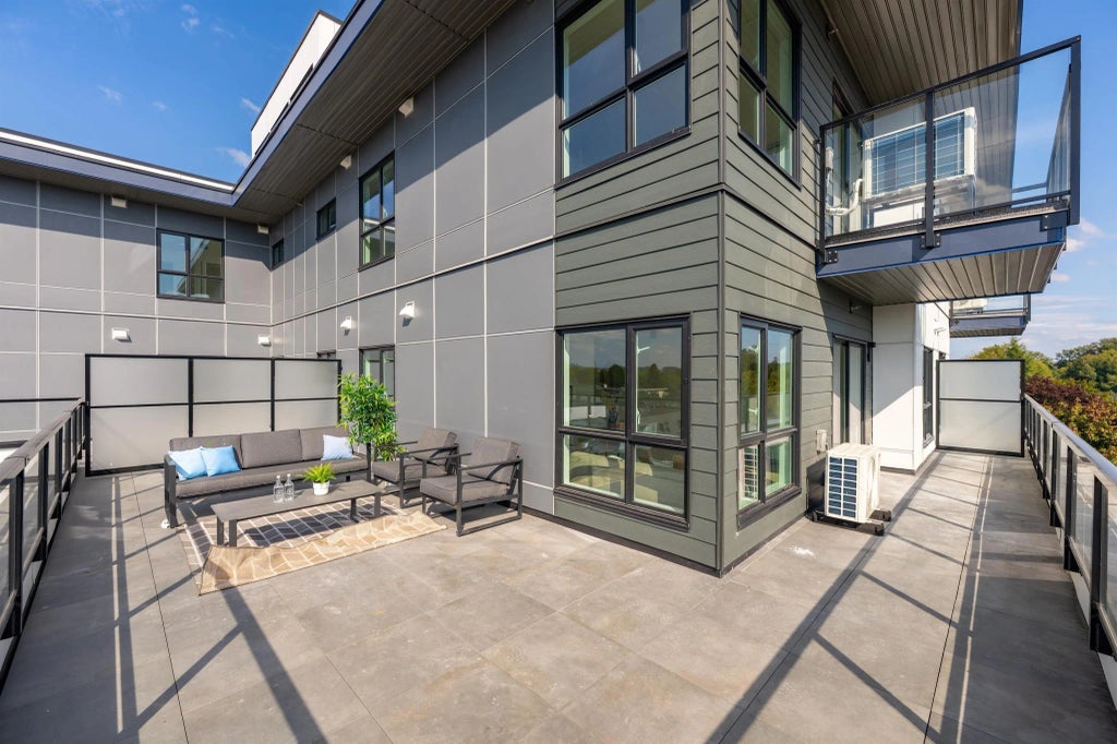 5398 207 Street 501, Langley