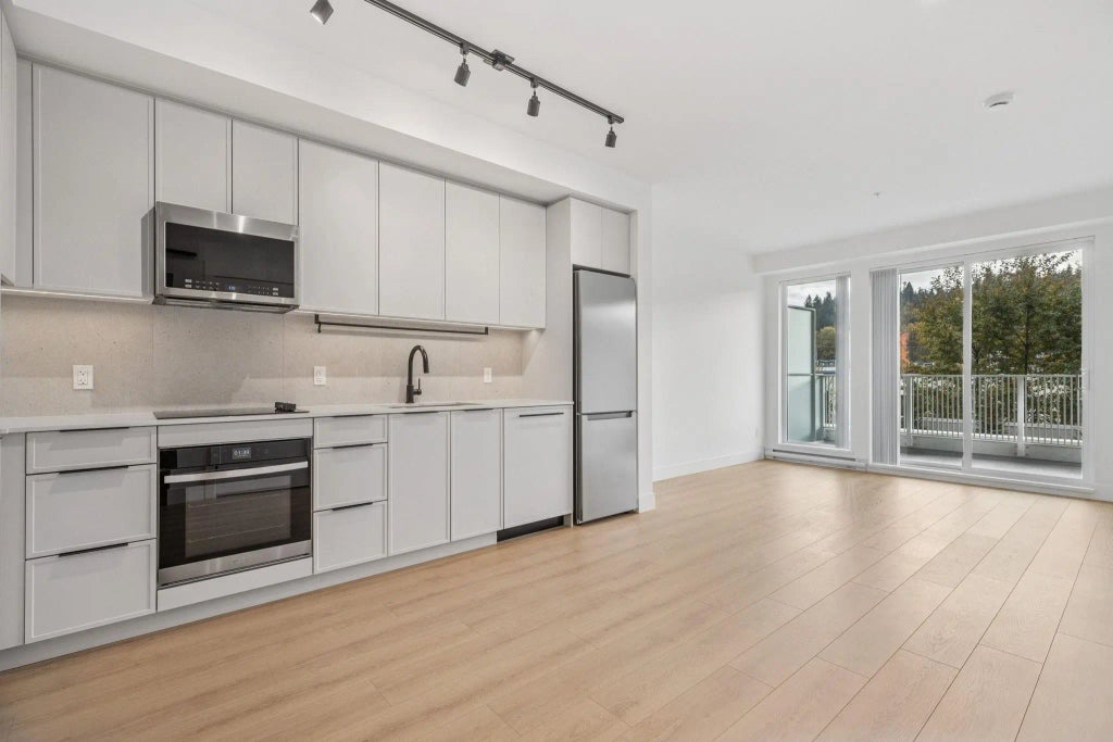 3075 Murray Street 307, Port Moody