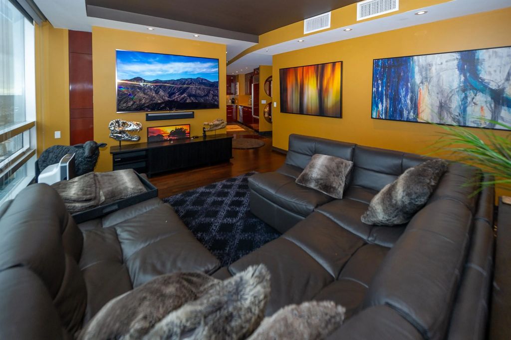 938 Nelson Street 4803, Vancouver
