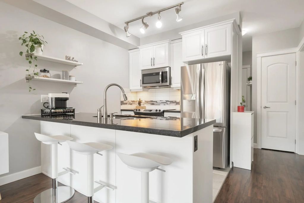 8328 207a Street 361, Langley