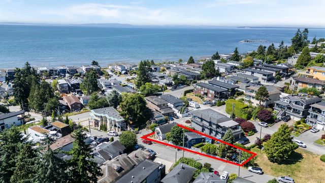 931 Finlay Street, White Rock