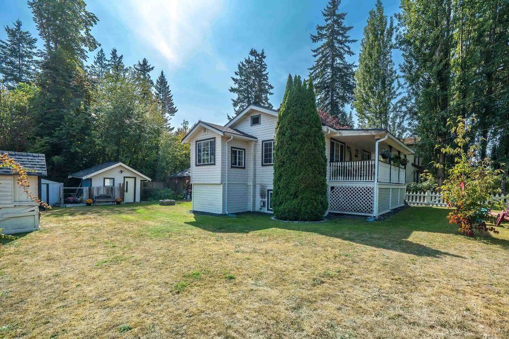 8992 Royal Street, Langley