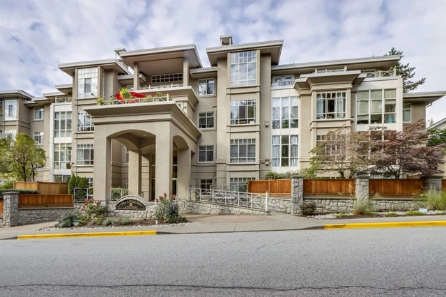 630 Roche Point Drive 104, North Vancouver