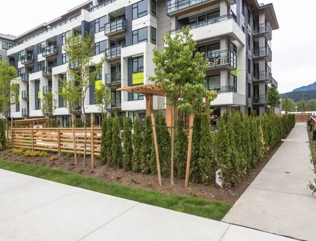 3018 St George Street 107, Port Moody