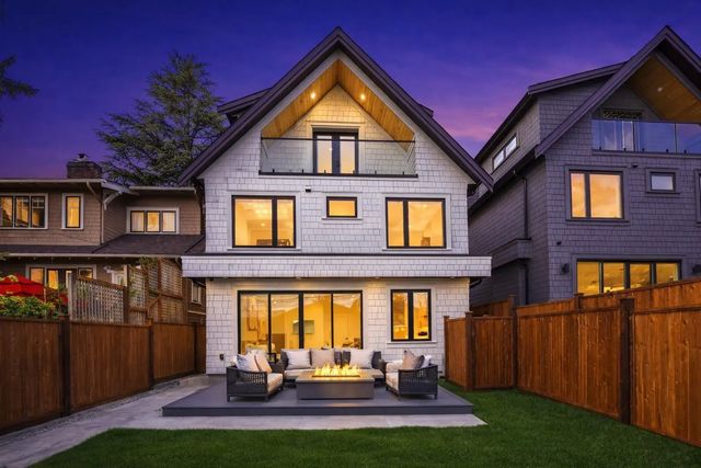 2138 W 48th Avenue 2, Vancouver