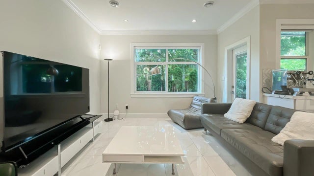 6571 No. 4 Road 101, Richmond