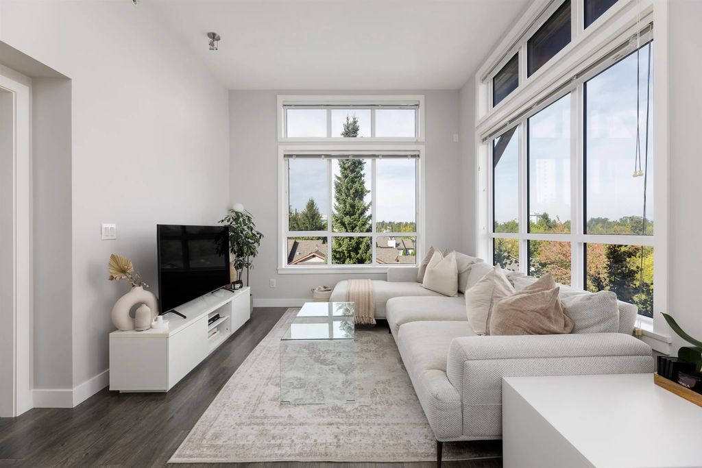 10477 154 Street 407, Surrey