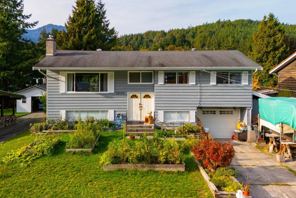 38159 Hemlock Avenue, Squamish
