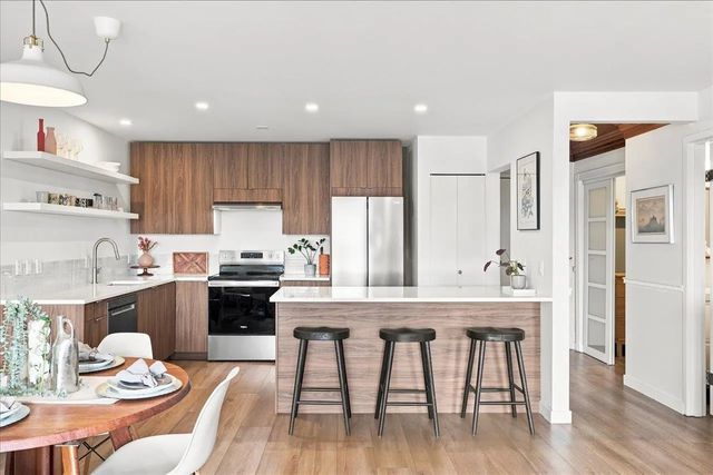 236 W 2nd Street 207, North Vancouver