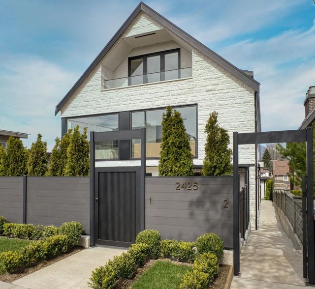 2425 Kitchener Street 2, Vancouver