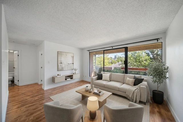 1026 Queens Avenue 804, New Westminster