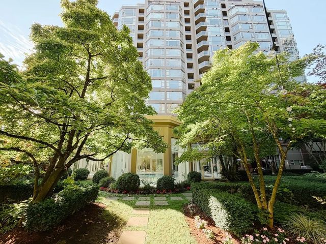 1327 E Keith Road 312, North Vancouver