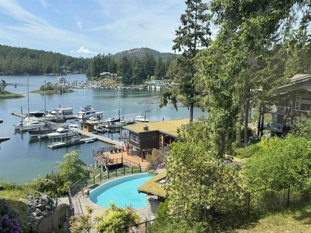 12849 Lagoon Road 12b, Madeira Park