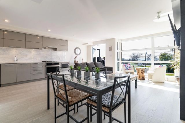 1160 Oxford Street 203, White Rock
