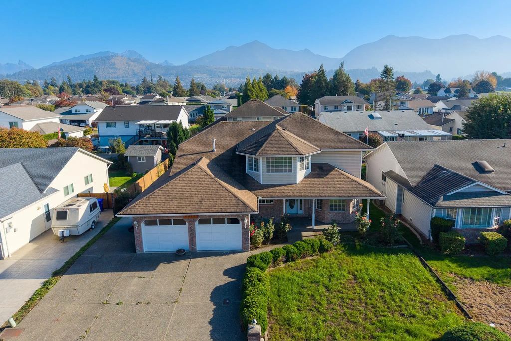 6973 Coach Lamp Drive, Chilliwack