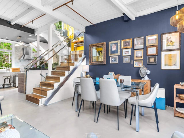 83 Alexander Street, Vancouver