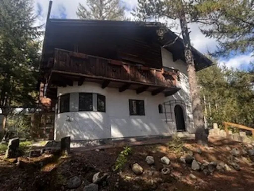 8588 Drifter Way, Whistler