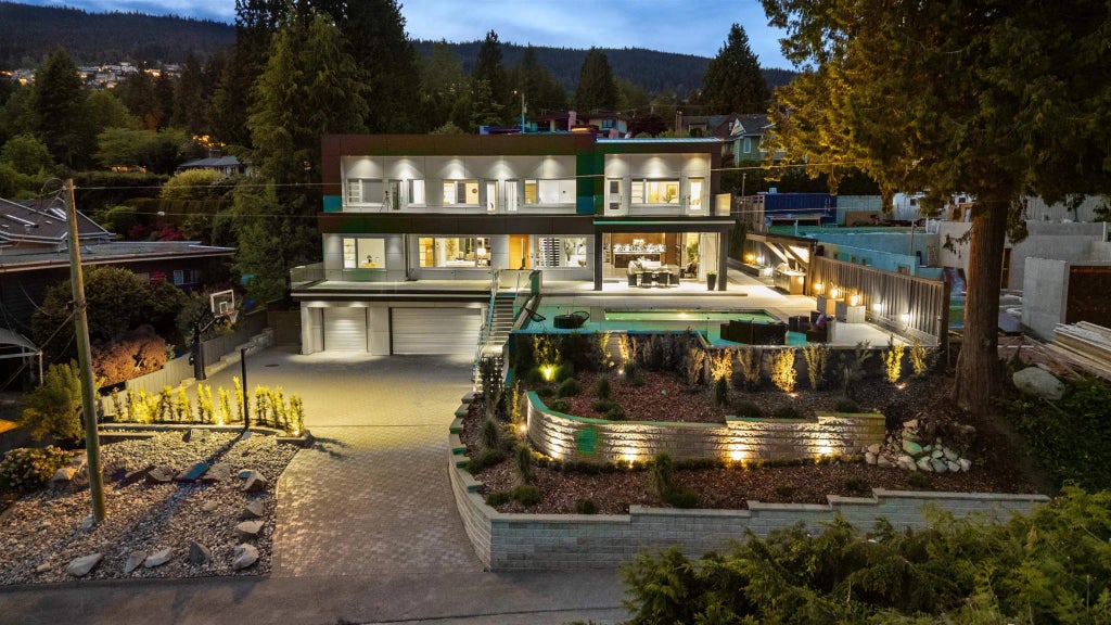 1265 Queens Avenue, West Vancouver