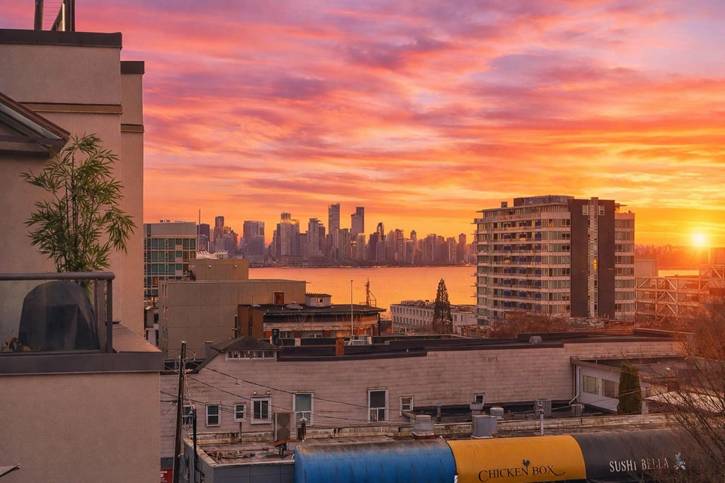 118 E 2nd Street 403, North Vancouver