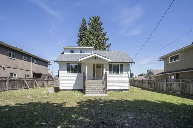 7520 Canada Way, Burnaby