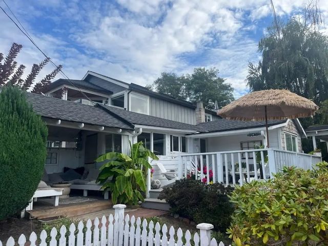 932 Habgood Street, White Rock