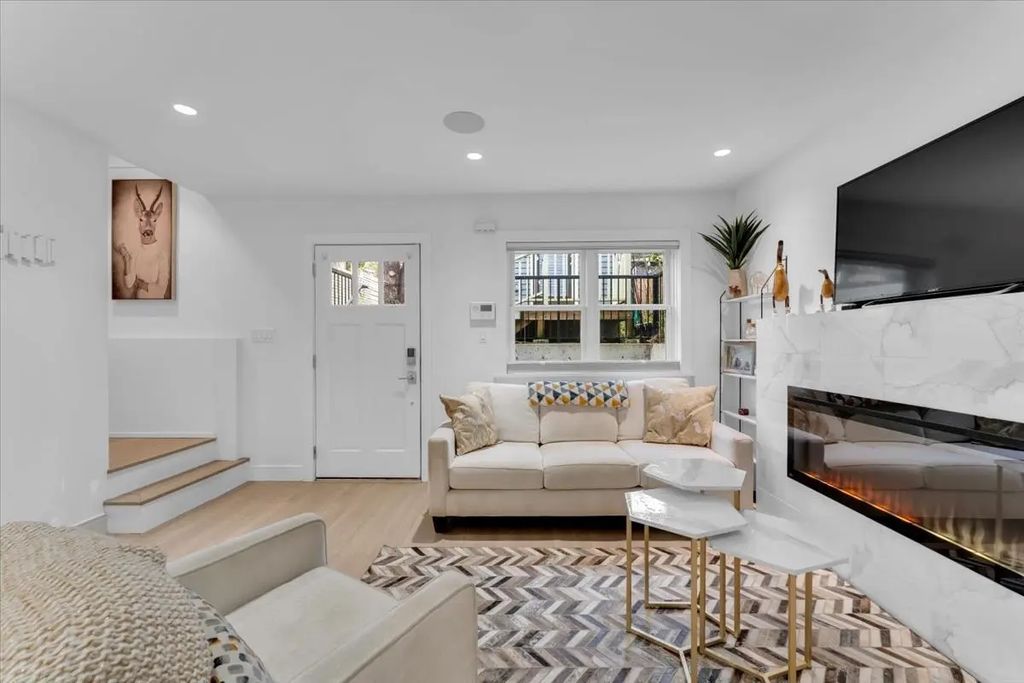 1020 Odlum Drive, Vancouver