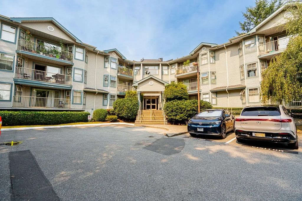 10743 139 Street 105, Surrey