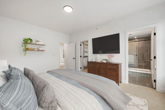 7716 207 Street 16, Langley