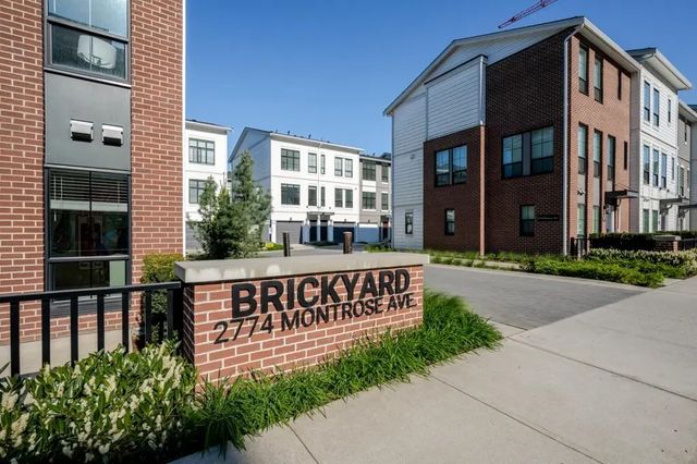 2774 Montrose Avenue 35, Abbotsford