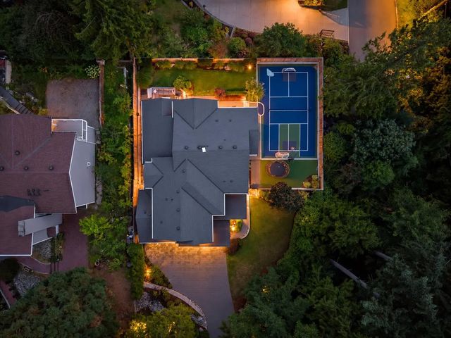433 E Queens Road, North Vancouver