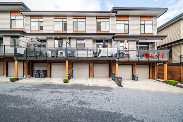 16488 64 Avenue 220, Surrey