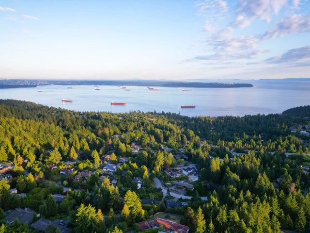 4663 Woodridge Place, West Vancouver