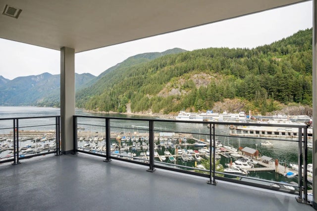 6707 Nelson Avenue 702, West Vancouver