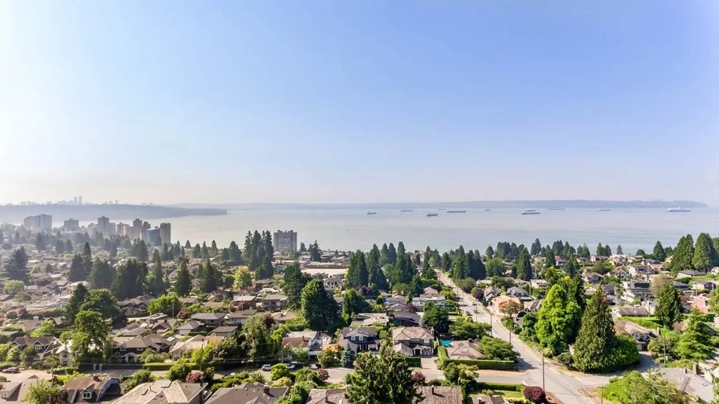 2479 Ottawa Avenue, West Vancouver