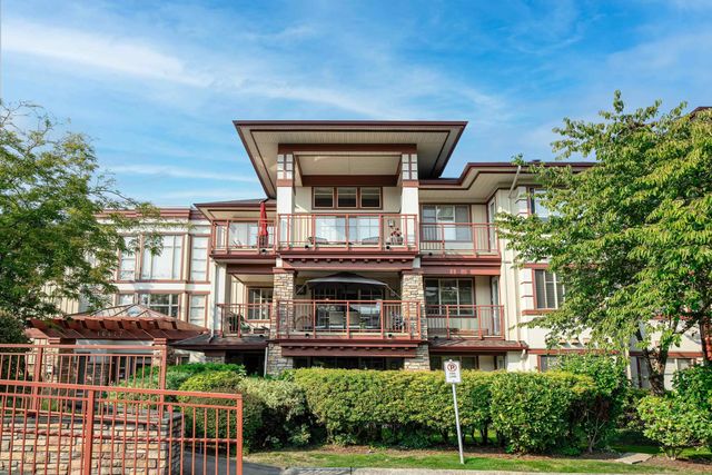 16477 64 Avenue 201, Surrey