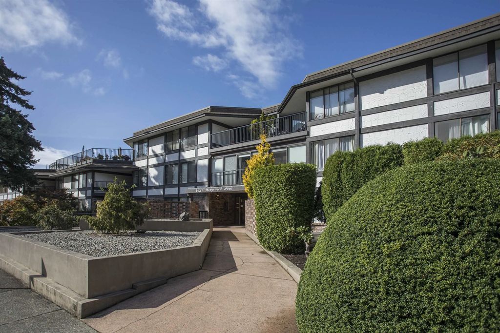 1437 Foster Street 310, White Rock