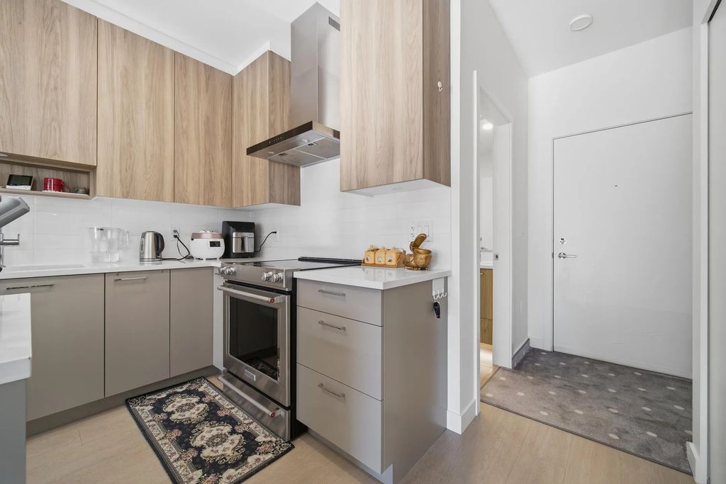 7588 16th Street 3xx, Burnaby