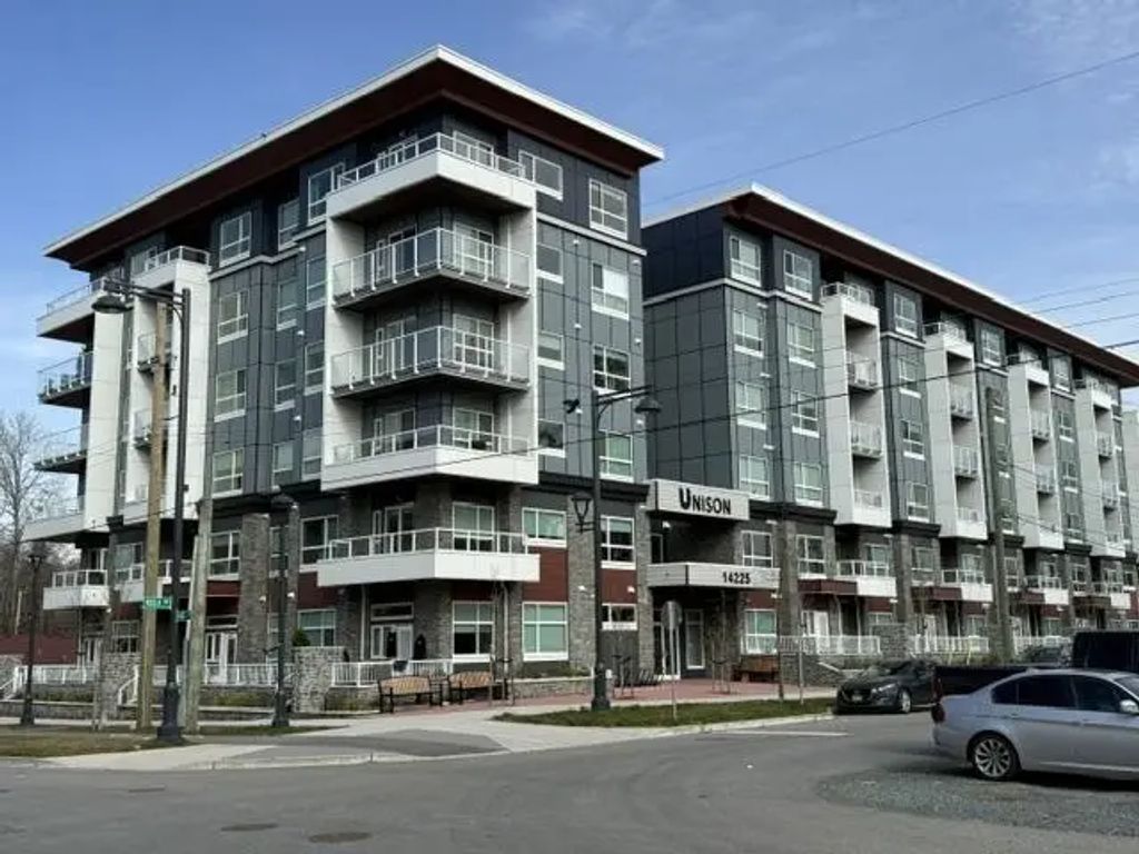 14225 103a Avenue 205, Surrey
