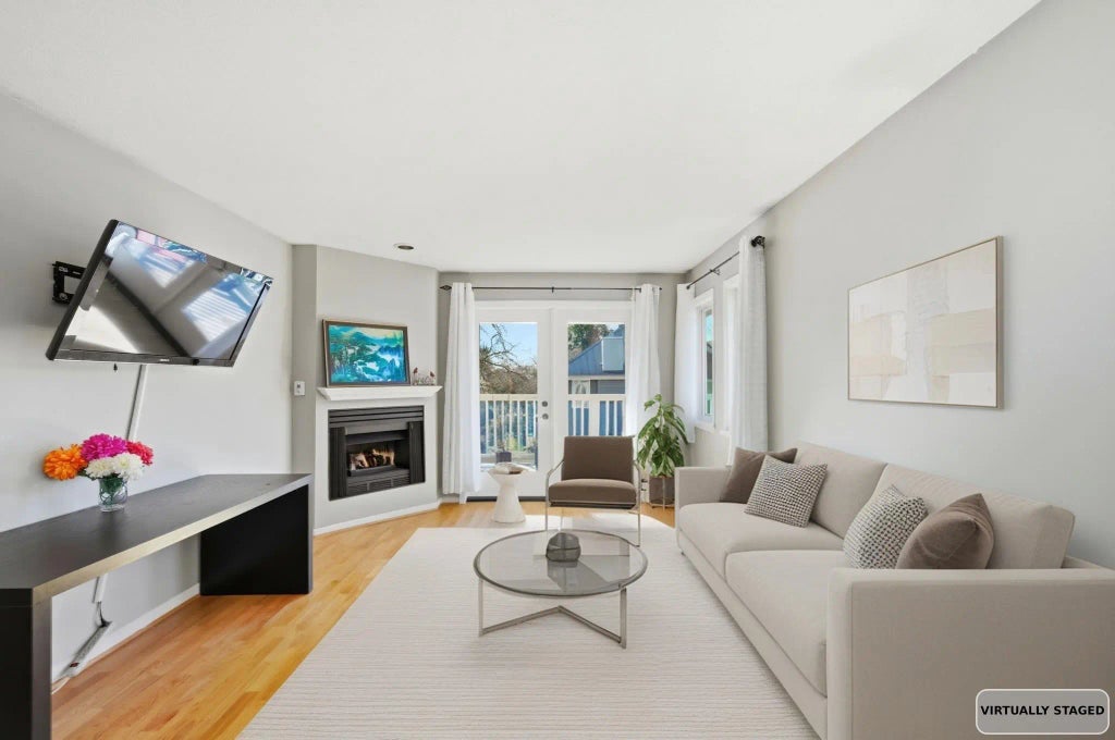 1538 Bowser Avenue 203, North Vancouver