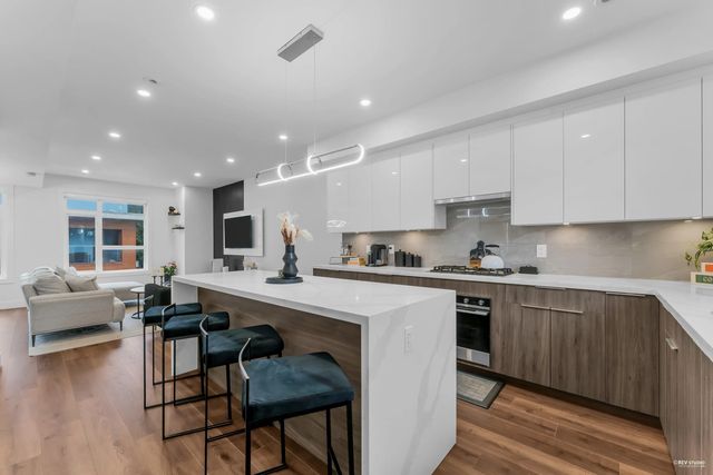 5858 132 Street 33, Surrey