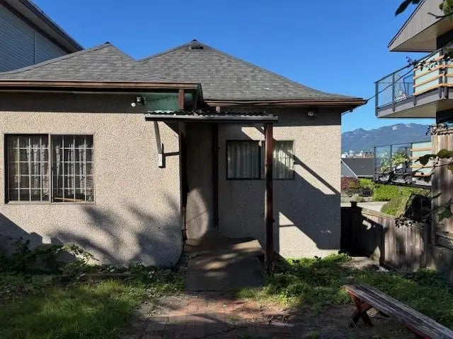 2318 Wall Street, Vancouver