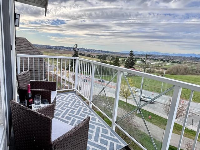 16398 64 Avenue 415, Surrey