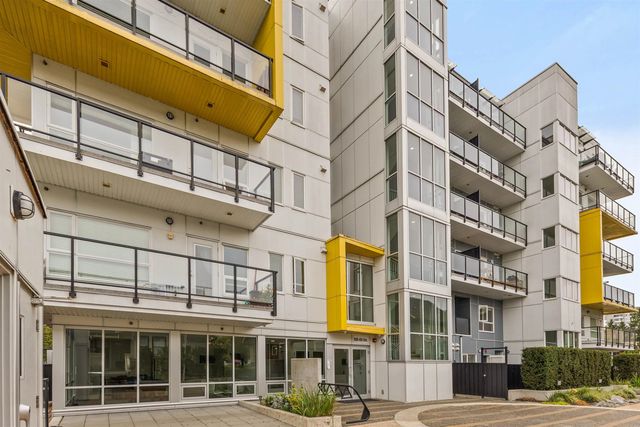 809 Fourth Avenue 102, New Westminster
