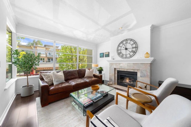 3151 Woodbine Drive 204, North Vancouver