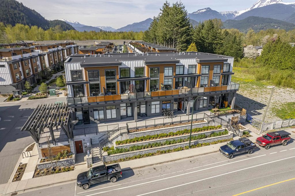 39767 Government Road 104, Squamish