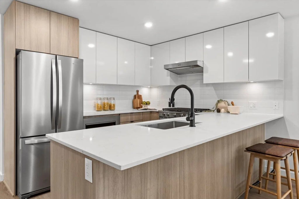 2277 Hawthorne Avenue 101, Port Coquitlam